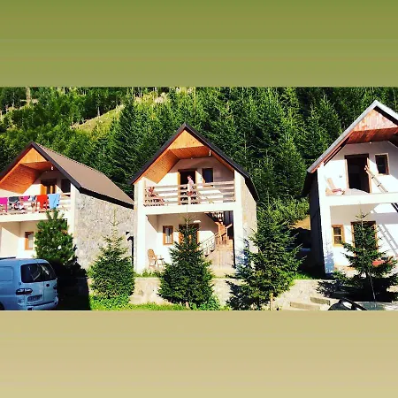 Guest House Natyra بيت ضيافة فالبني