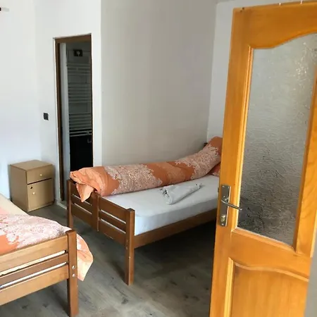 Guest House Natyra بيت ضيافة