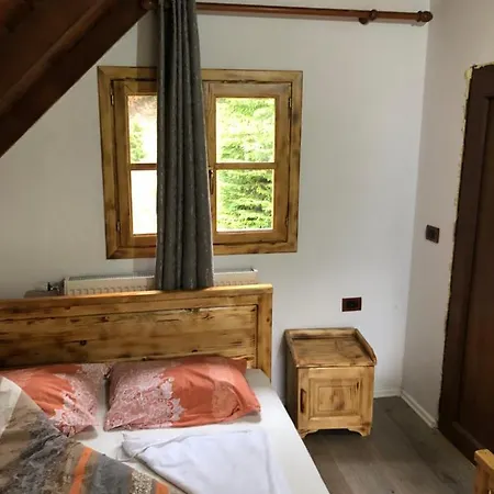 Pensjonat Guest House Natyra Valbone