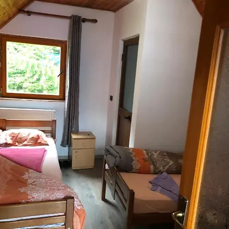 Guest House Natyra Valbone
